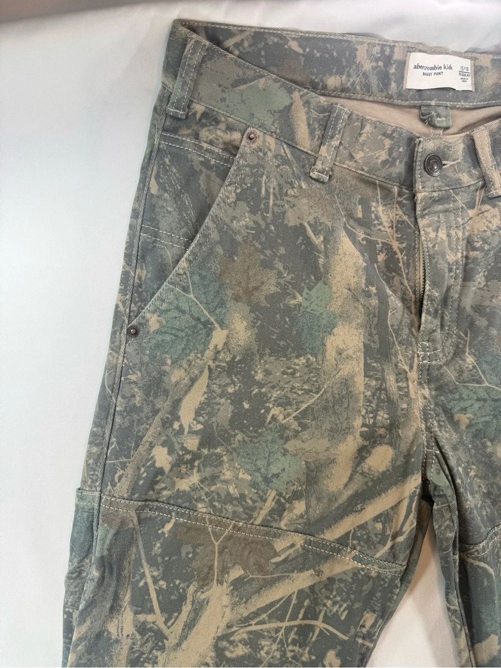 Abercrombie Camouflage Carpenter Pants | kids 15/16 | women 2 | Butter Soft